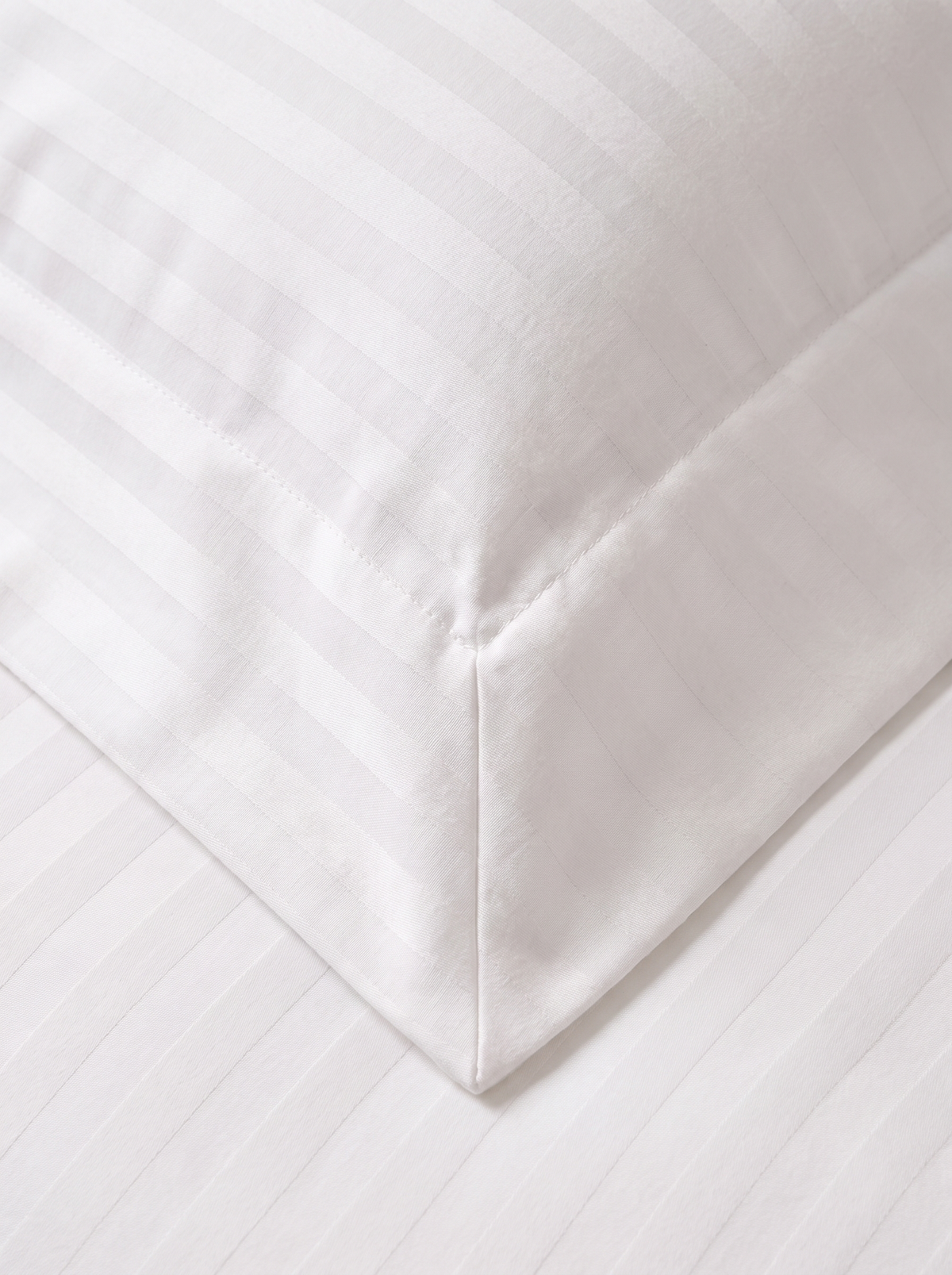 Zelesta Deluxe Hotel Stripe Sans Coutures Satin Cotton Couette - Blanc