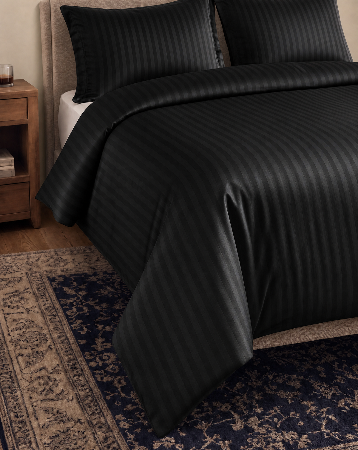 Zelesta Deluxe Hotel Stripe Seamless Satin Cotton Duvet - Black