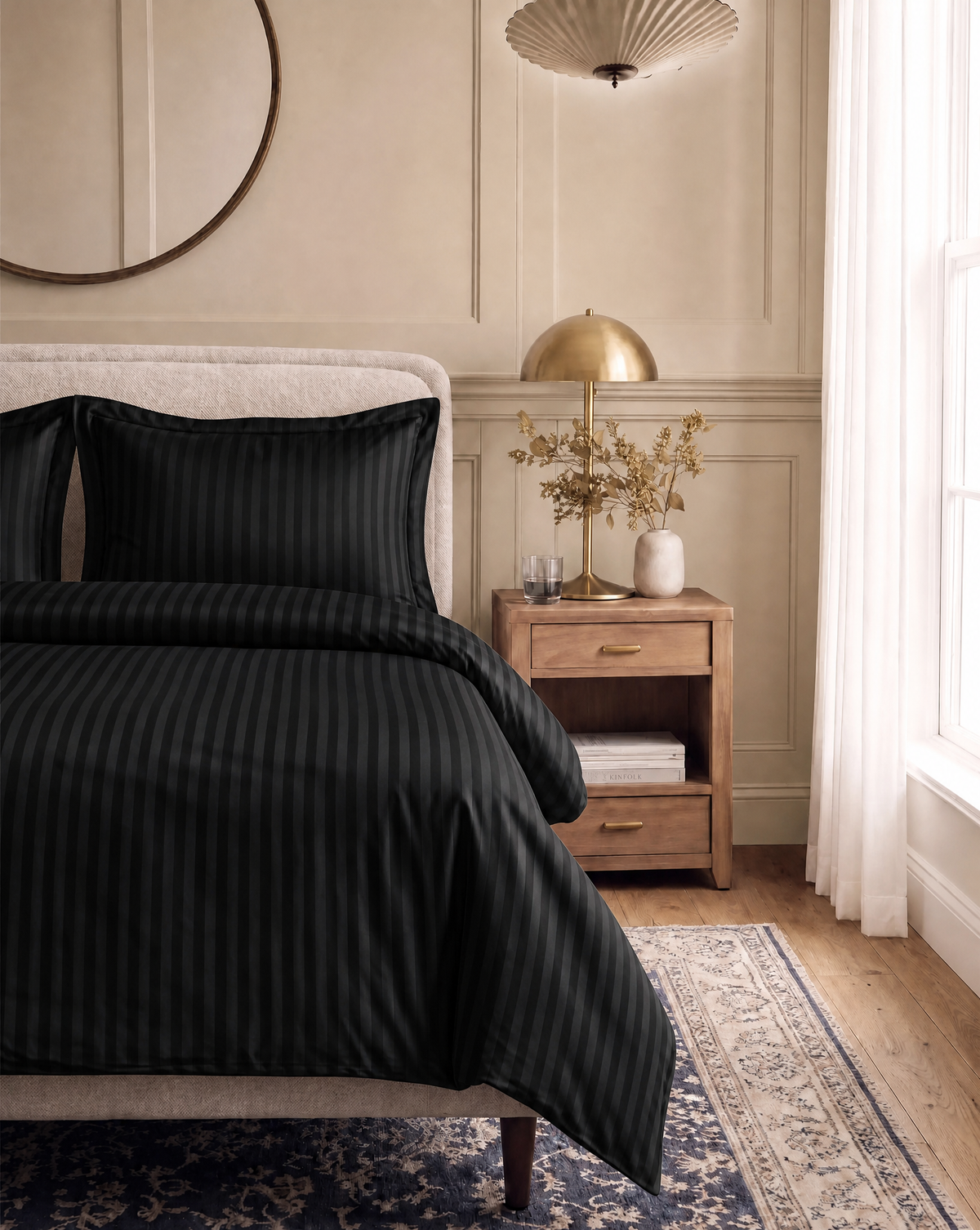 Zelesta Deluxe Hotel Stripe Seamless Satin Cotton Duvet - Black
